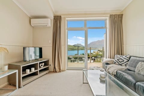 Apartment | Living area | Smart TV, Netflix, streaming services