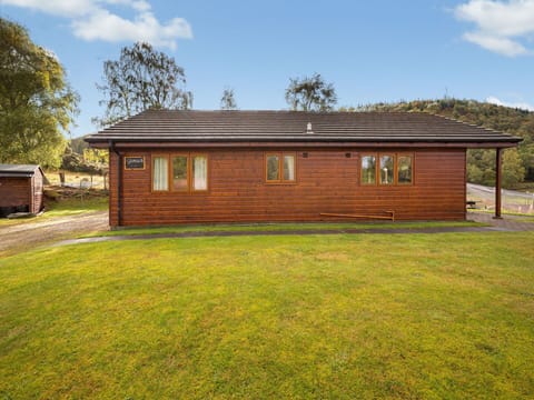 Cloud, Building, Sky, Property, Window, Plant, House, Tree, Wood, Natural Landscape