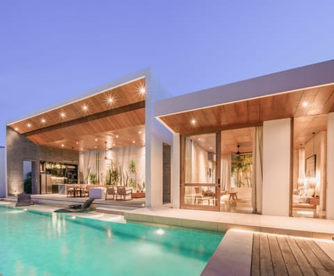 3 outdoor pools