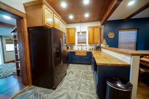 Kitchen is well-stocked for you! Insta-hot water on the sink too!