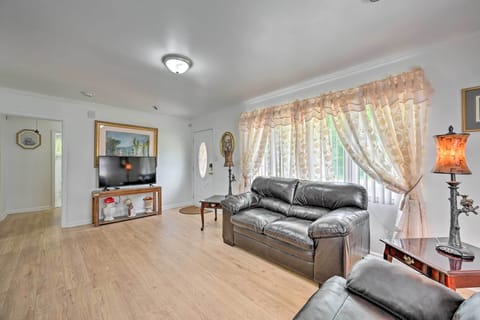 Greensboro Vacation Rental | 2BR | 1BA | 2,103 Sq Ft | Stairs Required to Access