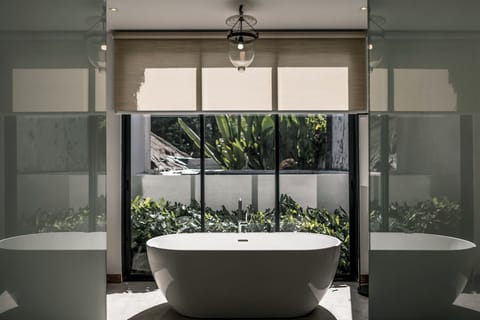 One Bedroom Retreat Escape | Bathroom | Free toiletries, hair dryer, towels