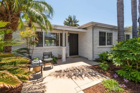 Welcome to Moonlight at Leucadia Bungalows