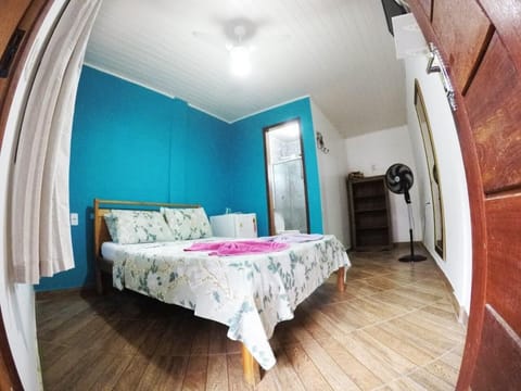 Standard Twin Room | Minibar, bed sheets