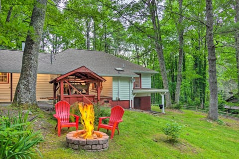 Linville Falls Vacation Rental | 3BR | 1BA | Step-Free Access | 1,200 Sq Ft
