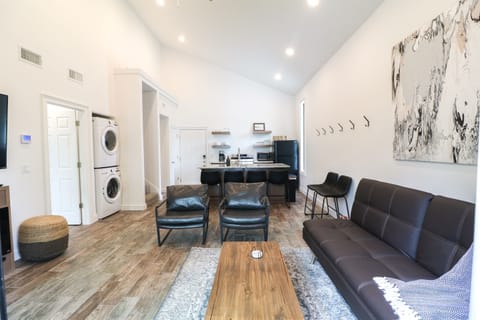 Living and kitchen area