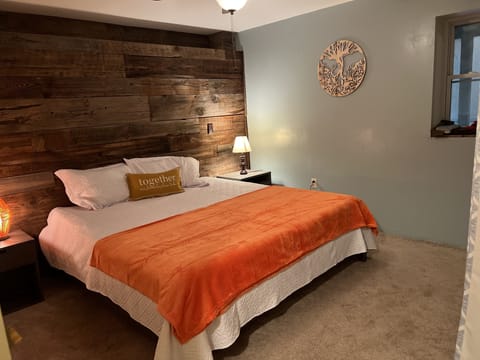King sized downstairs suite bed
