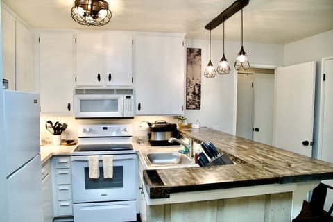 Indoors, Kitchen, Microwave, Oven, Kitchen Island