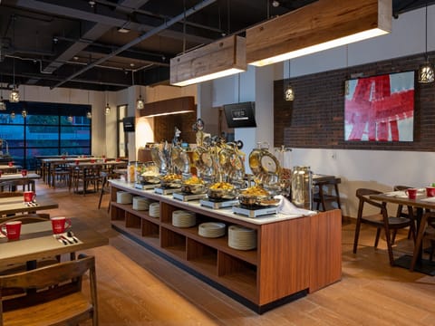 Daily buffet breakfast for a fee