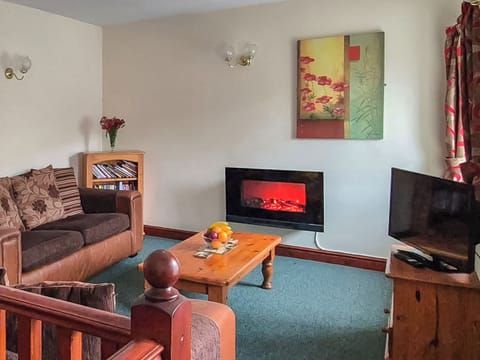 Spacious living room/dining room | Garden Cottage - Triscombe Farm Country Cottages, Wheddon Cross, Exmoor