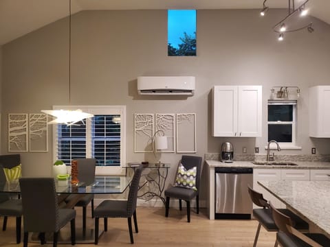 Open-Plan Dining Room / Kitchen