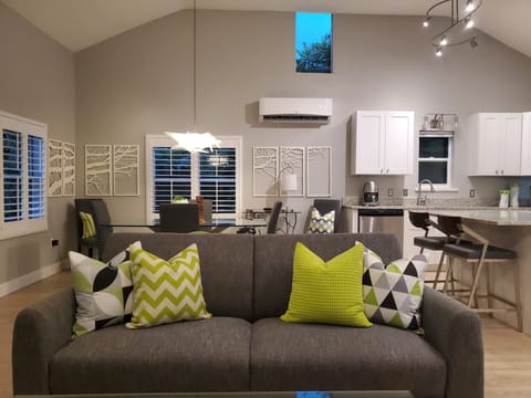 Open-Plan Living Room / Dining Room