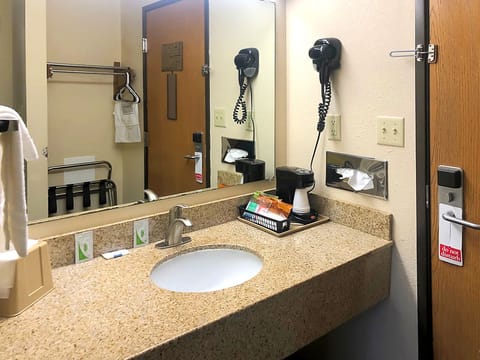 Soundproofing, iron/ironing board, free WiFi, bed sheets