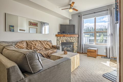 The Perfect Spot for your Family and Friends for your Winter Or Summer Vacation.