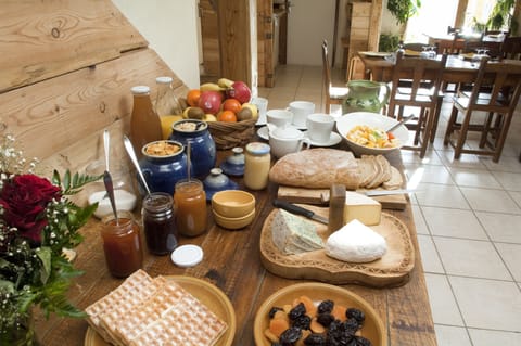 Daily buffet breakfast for a fee