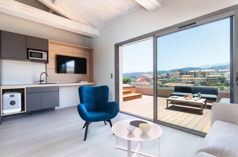 Panoramic Room (Tramontana) | Private kitchen | Fridge, microwave, stovetop, electric kettle