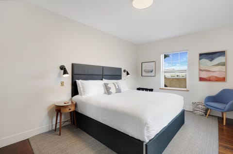 King Size bed with views of Mount Shasta