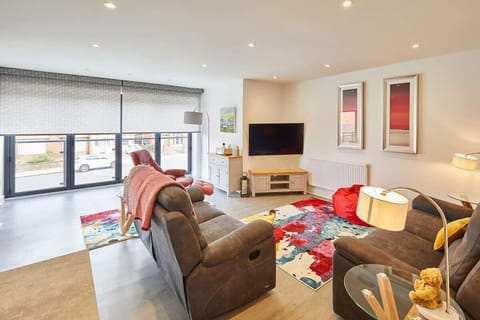 Even Keel, Whitby - Host & Stay