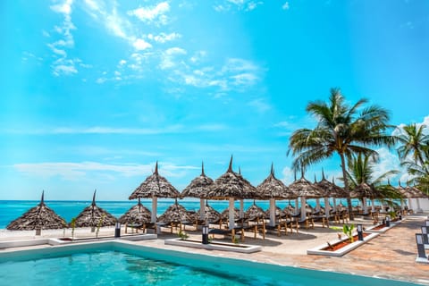 Outdoor pool, open 9:00 AM to 6:00 PM, sun loungers