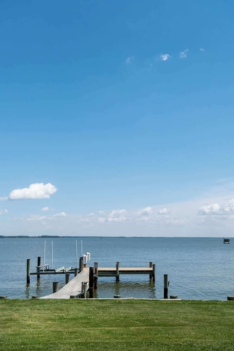Charming Tilghman Island cottage offering a peaceful Chesapeake Bay escape