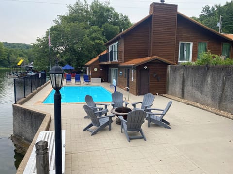 Amazing 16'x32' Saltwater Pool