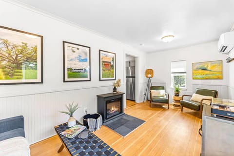 Welcome to The Cottage on Wilsonville Road! Please enjoy this one of a kind Willamette Valley rental.