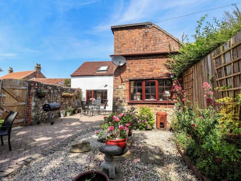 Cottage | Outdoor dining