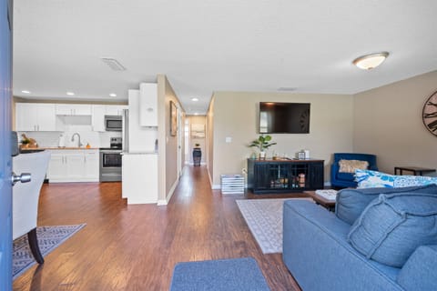 Entrance | Small Step-Up