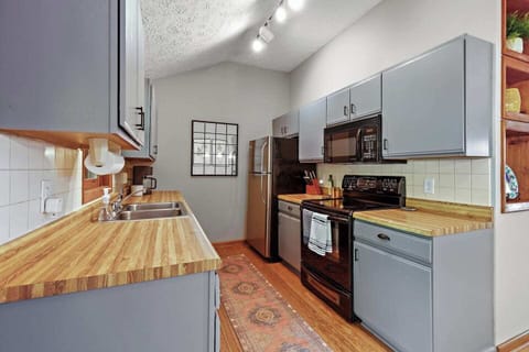 The kitchen is well stocked so meal preparation is a breeze if you choose to cook.