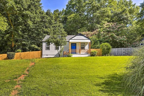 Atlanta Vacation Rental | 2BR | 1BA | 1,000 Sq Ft | Steps Required
