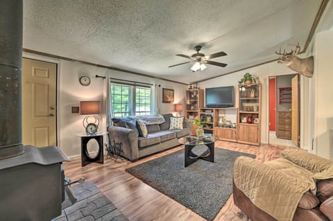 Hale Vacation Rental | 3BR | 2BA | 1,100 Sq Ft | 1 Step Required to Access