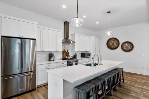 Mimosa Manor Kitchen/Living/Dining