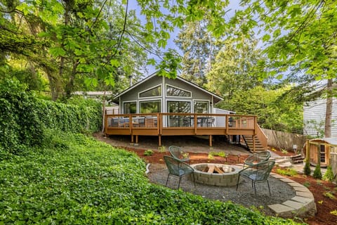 Gather around the fire pit for cozy nights and sweet s’mores under the stars.
