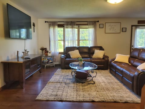 TV ROOM