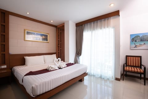 Deluxe Double with Balcony | In-room safe, free WiFi, bed sheets
