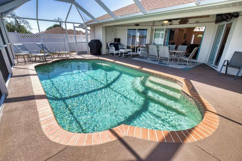 Pool & Lanai with Outdoor Dining Area