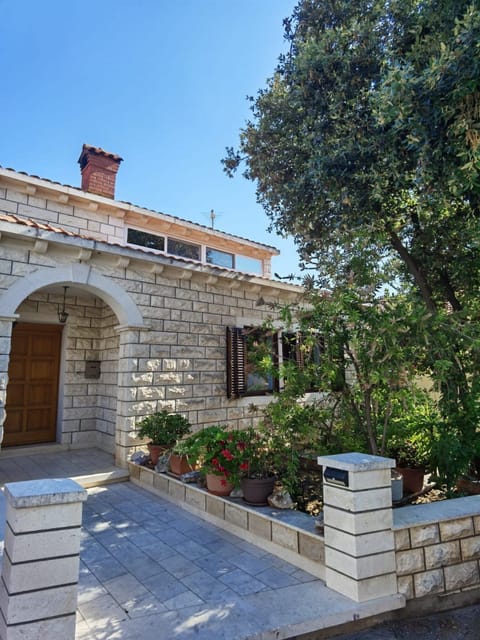 Apartment (One Bedroom Apartment with Terrace) | Exterior