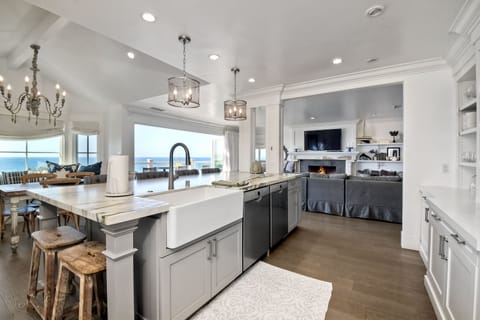 Ocean view while preparing meals in your kitchen