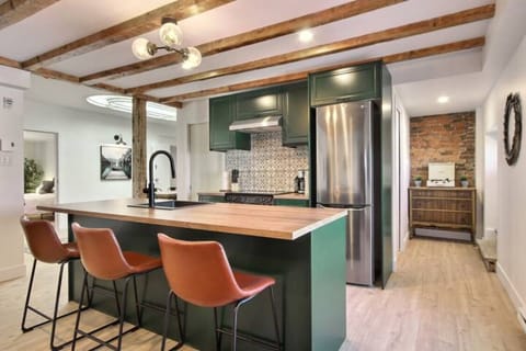 Deluxe Apartment | In-room dining