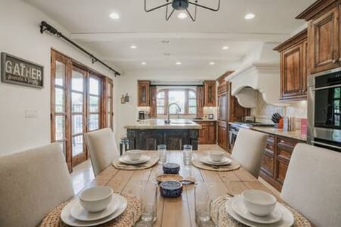 Dining Area 1 (Seating for 4)