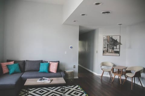 Hallway to 2 bedrooms