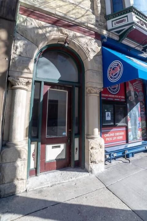 1a1b70b7 95dc 4014 a2ad 5dd292962bea