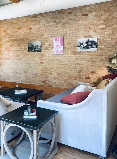 8dd86a74 dce4 456f b81f 1207d4c112a7