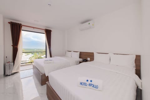 Deluxe Double Room | Desk, laptop workspace, blackout drapes, WiFi (free)