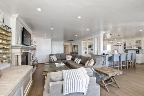 Tastefully decorated with elegant beachy decor