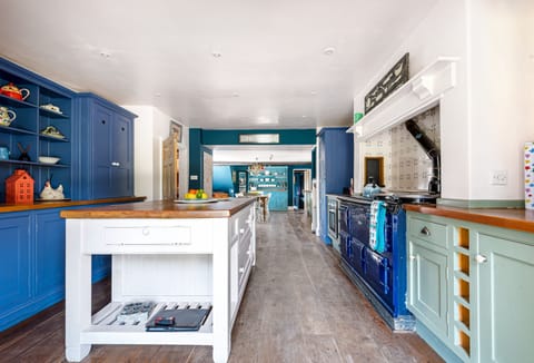 Lower Fifehead Farm, Sturminster Newton: The large kitchen and breakfast room