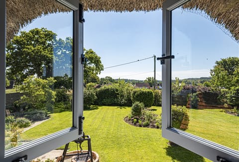Hilltop Cottage, Wimborne: Wonderful views from every window