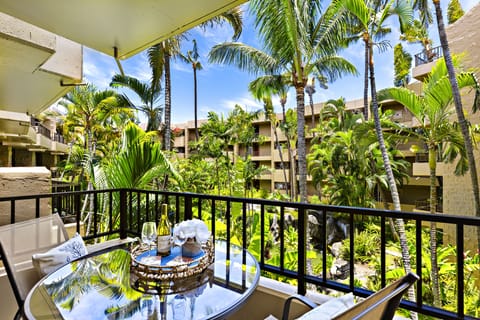 Dine al fresco on your private lanai