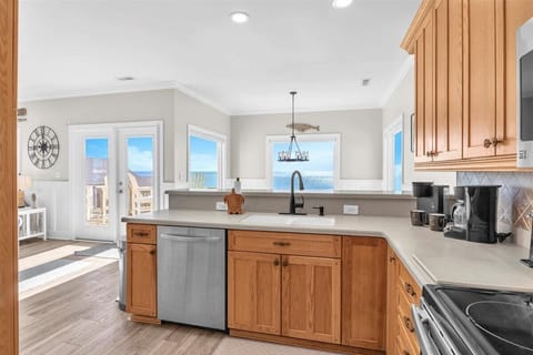 Well Equipped Kitchen for Family Meals - 2nd Level