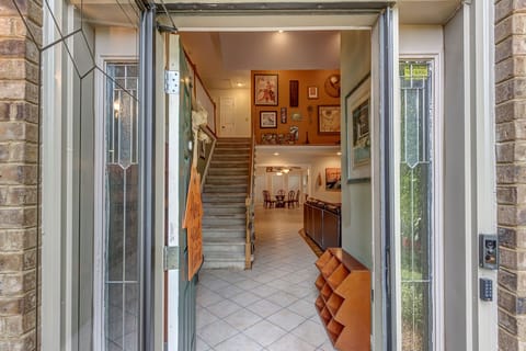 Sensational Group Getaway House in Lexington